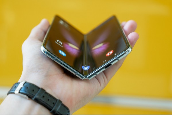 A Guide To Folding Phones in Australia